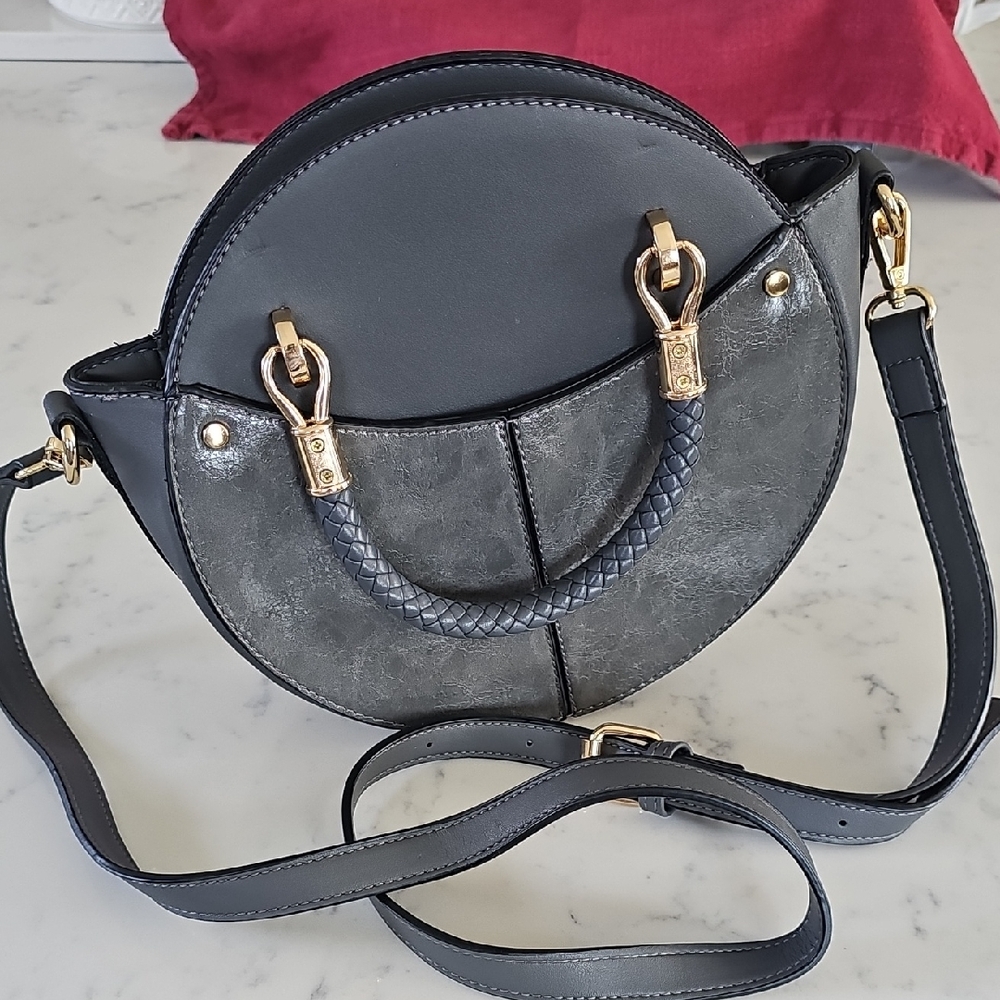 Chic Grey Circle Crossbody Bag with Gold Accents